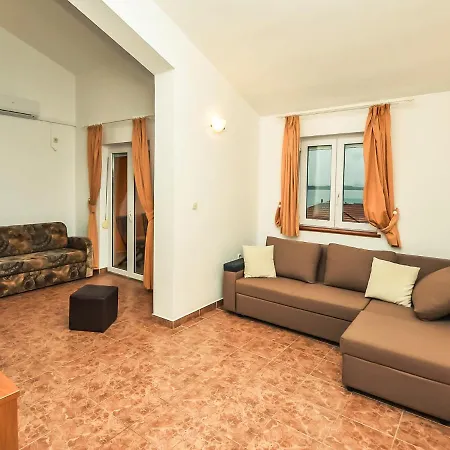 Bonex-9 By Interhome